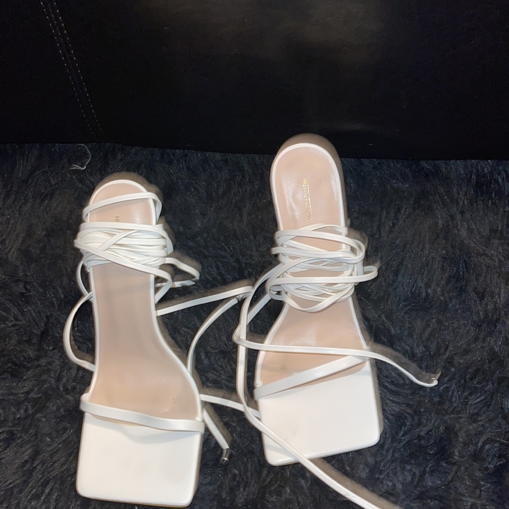 🔥🔛ALL WHITE TIE UP YOUR LEG SQUARE TOE 4 INCH HEELS👠SO MANY WAYS TO WEAR THEM - Picture 9 of 12